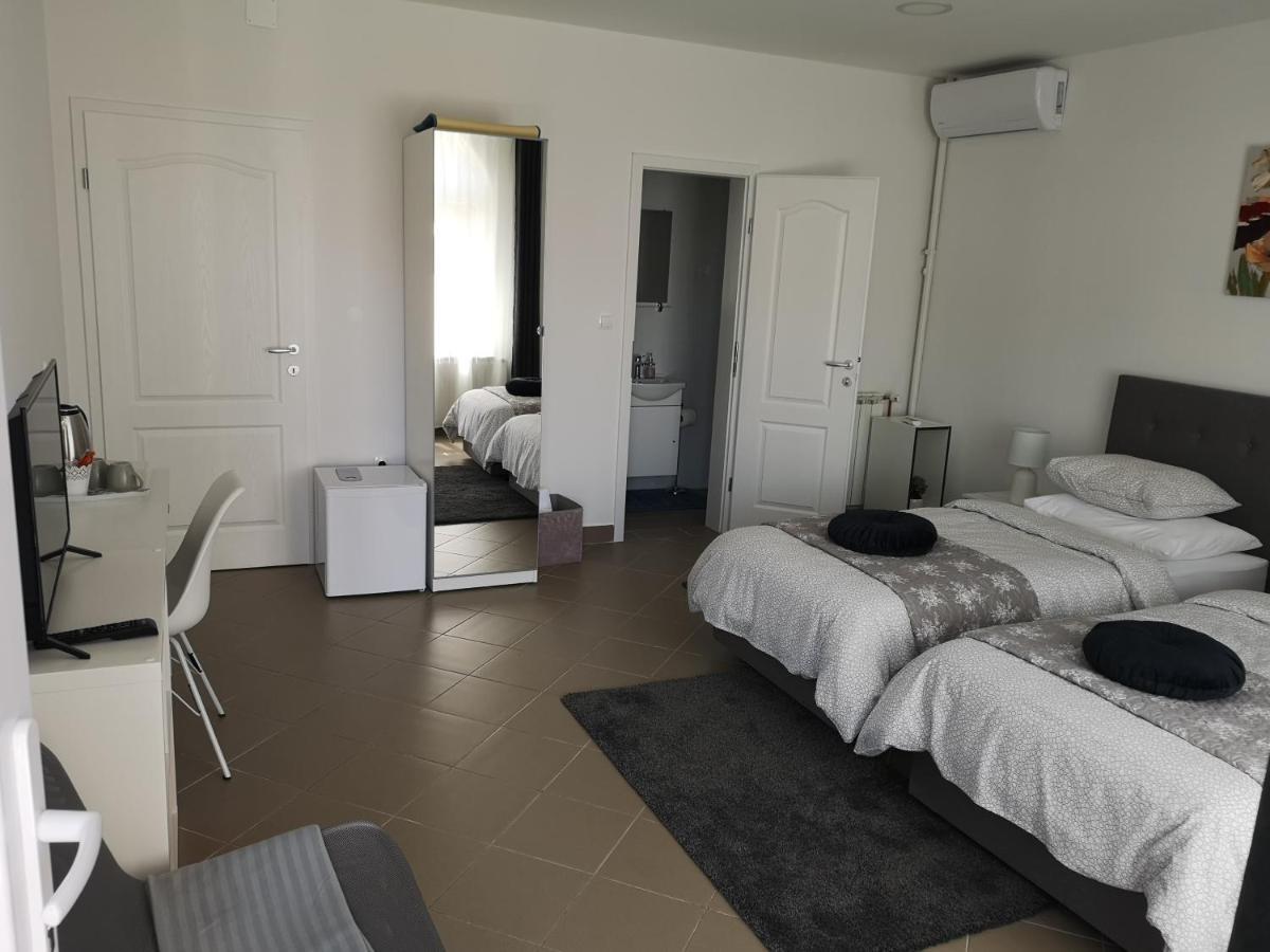 Marko Airport Rooms Велика-Горица Экстерьер фото